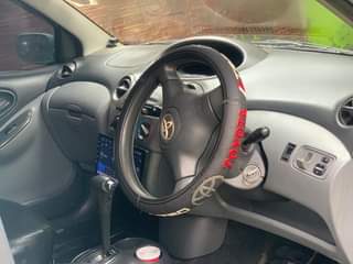 A picture of TOYOTA VITZ OLD