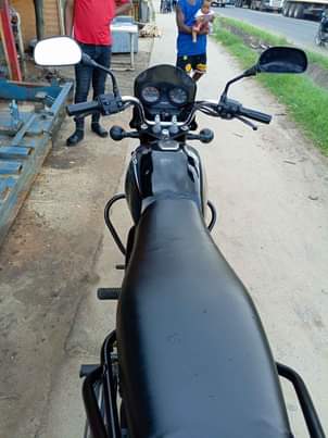 A picture of Boxer bm 125