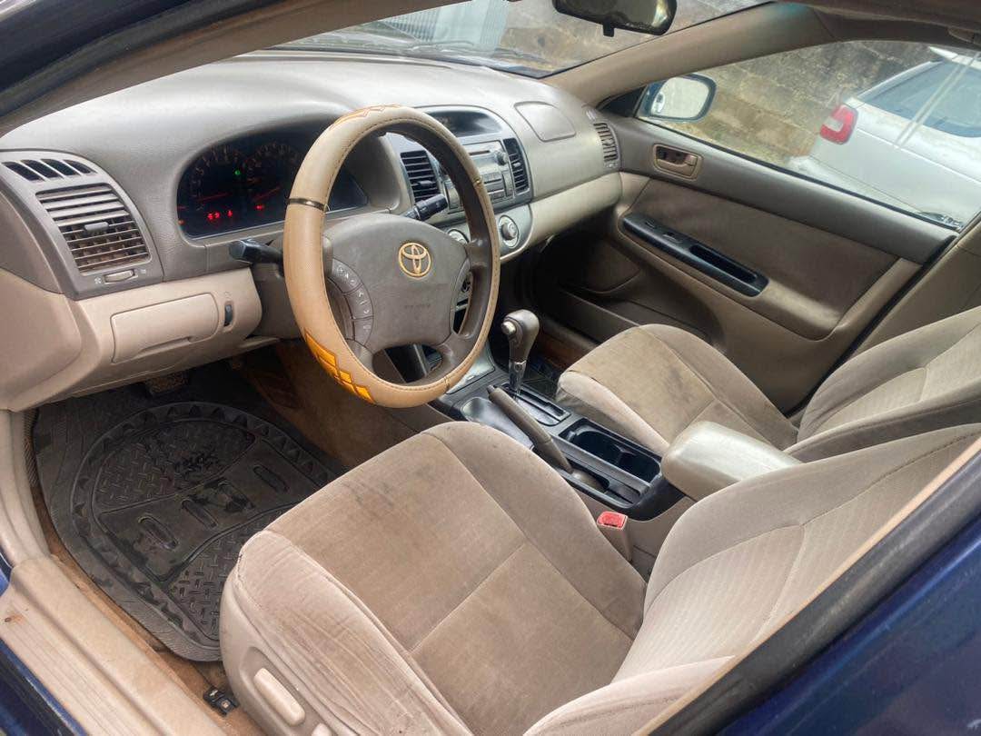 A picture of TOYOTA CAMRY 05