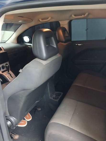 A picture of 012 Dodge caliber