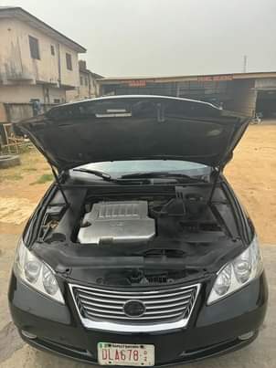 A picture of LEXUS ES350