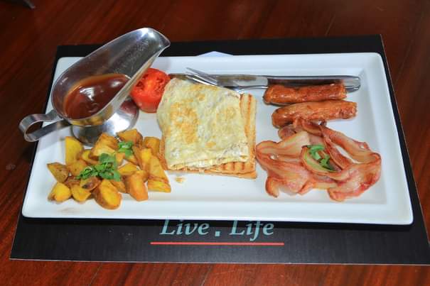 A picture of breakfast COMBO
