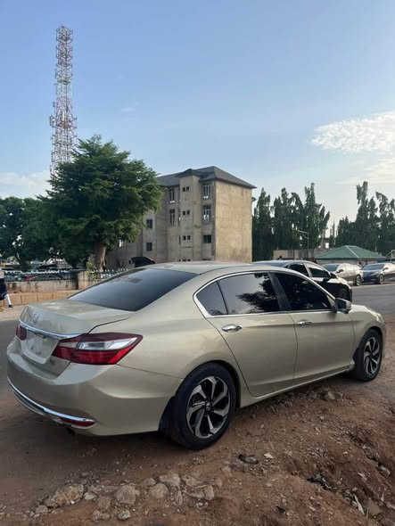 A picture of Distress Honda Accord 2015