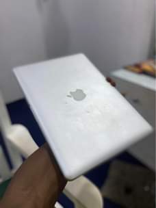 A picture of Macbook Pro Mid 2012