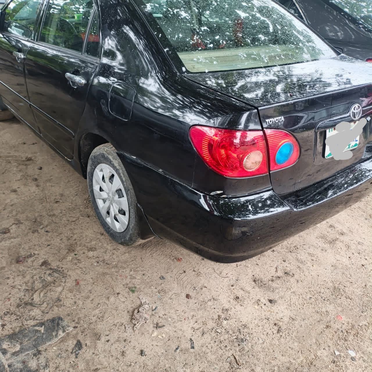 A picture of Awoof 2006 Toyota Corolla Price 4 5M net price Broker