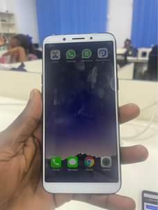 A picture of Oppo A83