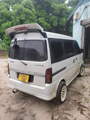 A picture of 2005 Suzuki Every Inauzwa 7 8m piga 06779526 Every