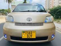 A picture of TOYOTA PORTE FULL DOCUMENT TSH 6 500 000 CALL 0712973480