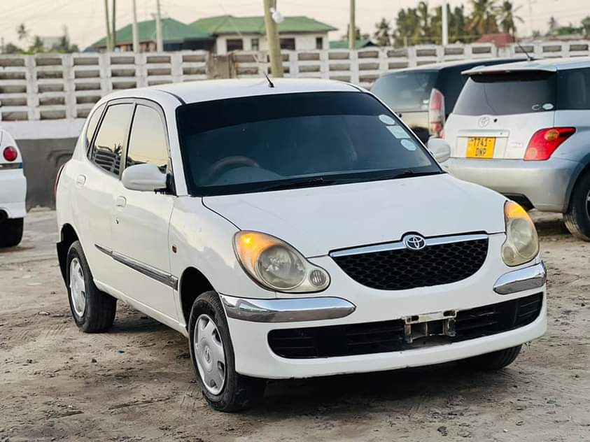 A picture of TOYOTA DUET PRICE BEI 4 8M 0654351510