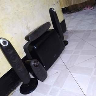 A picture of Samsung spika na base yake
