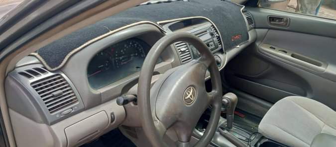 A picture of 2004 Toyota Camry Unthampered engine gear n chilling Ac Neat