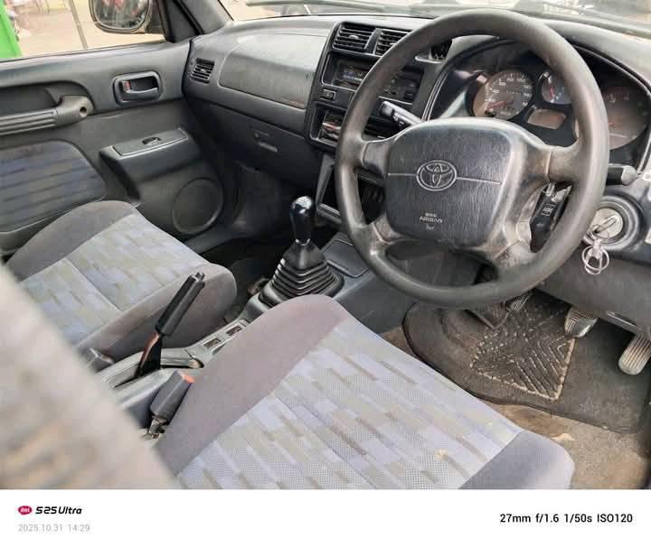 A picture of RAV 4 FOR SALE 5M UGX