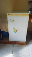 A picture of Slightly used house hold items on sale