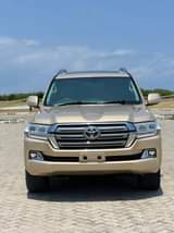 A picture of LANDCRUISER V8