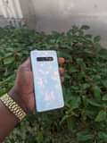A picture of Samsung s10