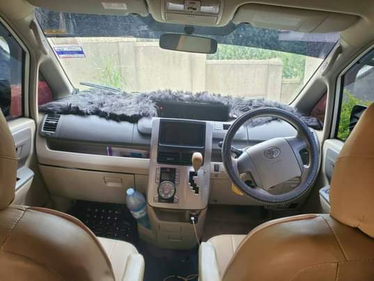 A picture of Toyota Noah