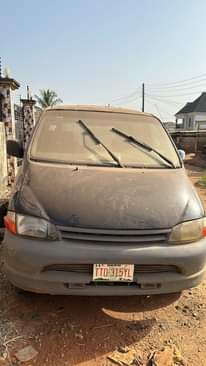 A picture of 2000 Toyota Hiace