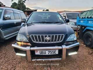A picture of 2001 TOYOTA HARRIER SUV