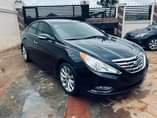 A picture of 4 months registered 2013 Hyundai sonata Everything is sharp n