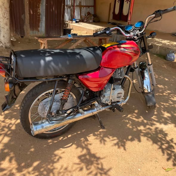 A picture of BOXER BAJAJ