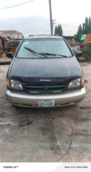A picture of Neatly used Toyota Sienna 1999 for sale