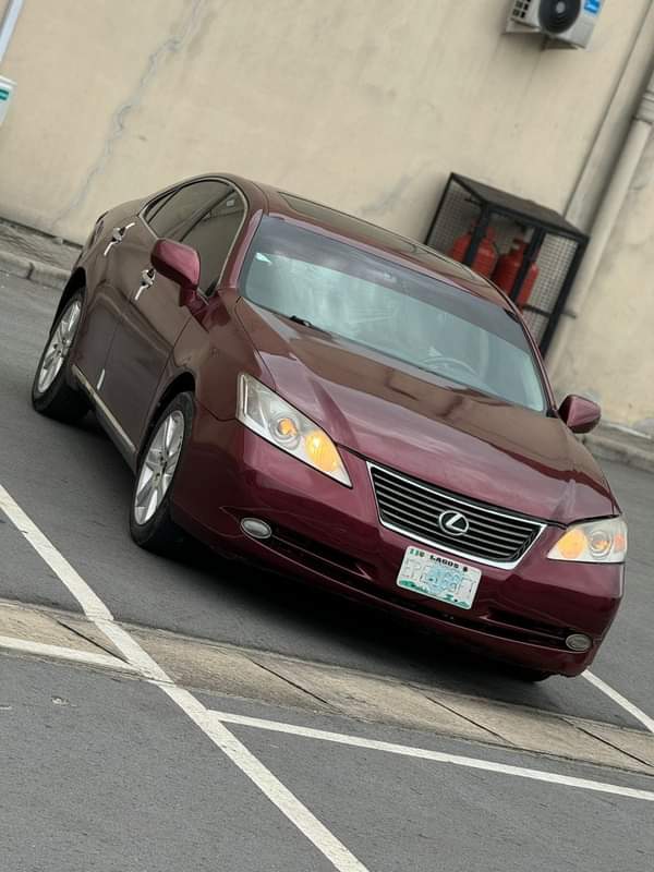 A picture of Luxury at Its Finest 2009 Lexus ES350 Belgium Standard Pristine