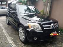 A picture of Few months used toks standard 2010 full option GLK350 buy
