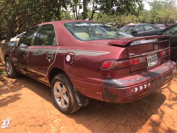 A picture of 2000 Toyota Camry Pencil