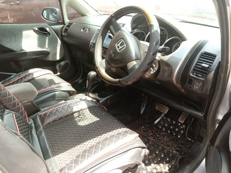 A picture of Honda fit