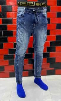 A picture of JEANS