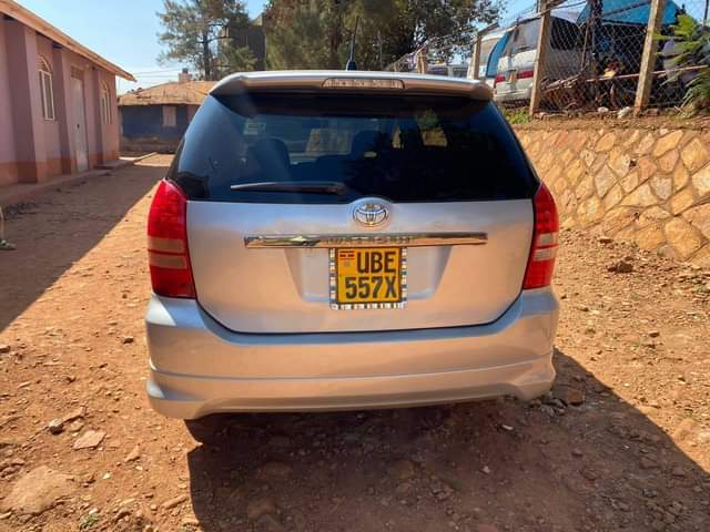 A picture of Toyota wish 1.8cc 18.5m