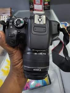 A picture of Canon 650d na Lens 18 55mm clean bei 850k