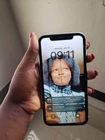 A picture of Iphone 11 plain