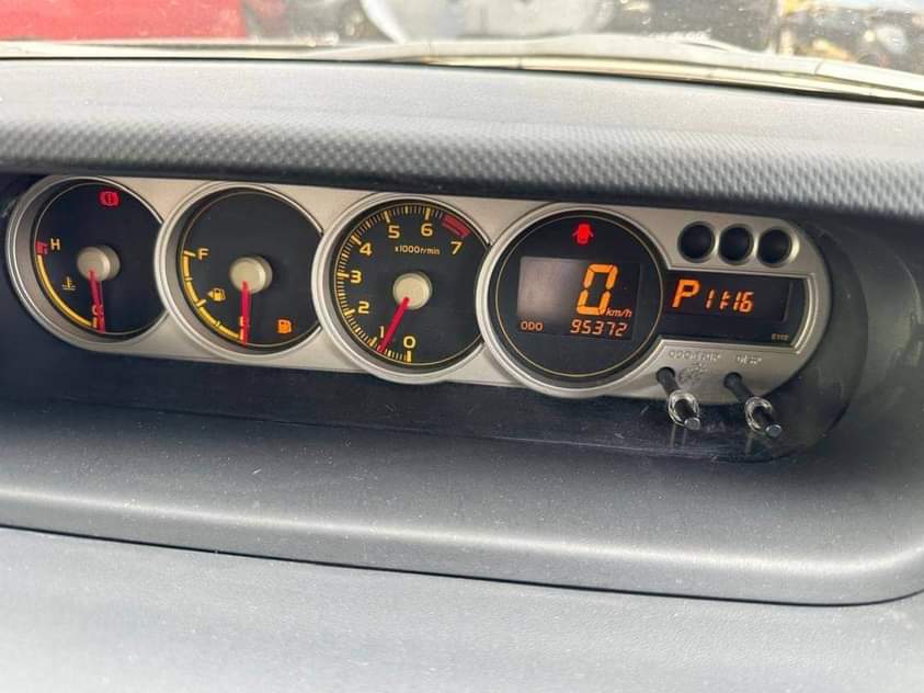 A picture of 2010 Toyota Rumion Toyota 1.5cc