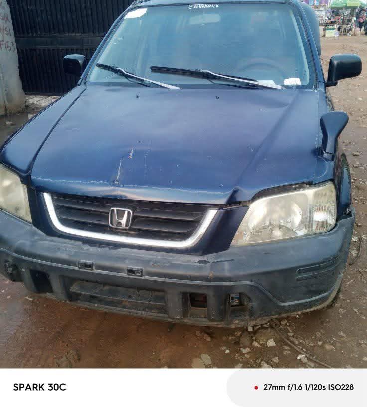 A picture of Honda CRV model first body engine gear AC need attention