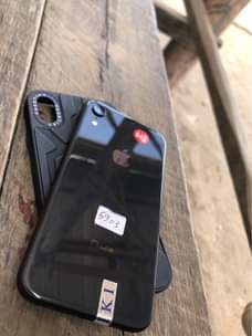 A picture of Iphone xr