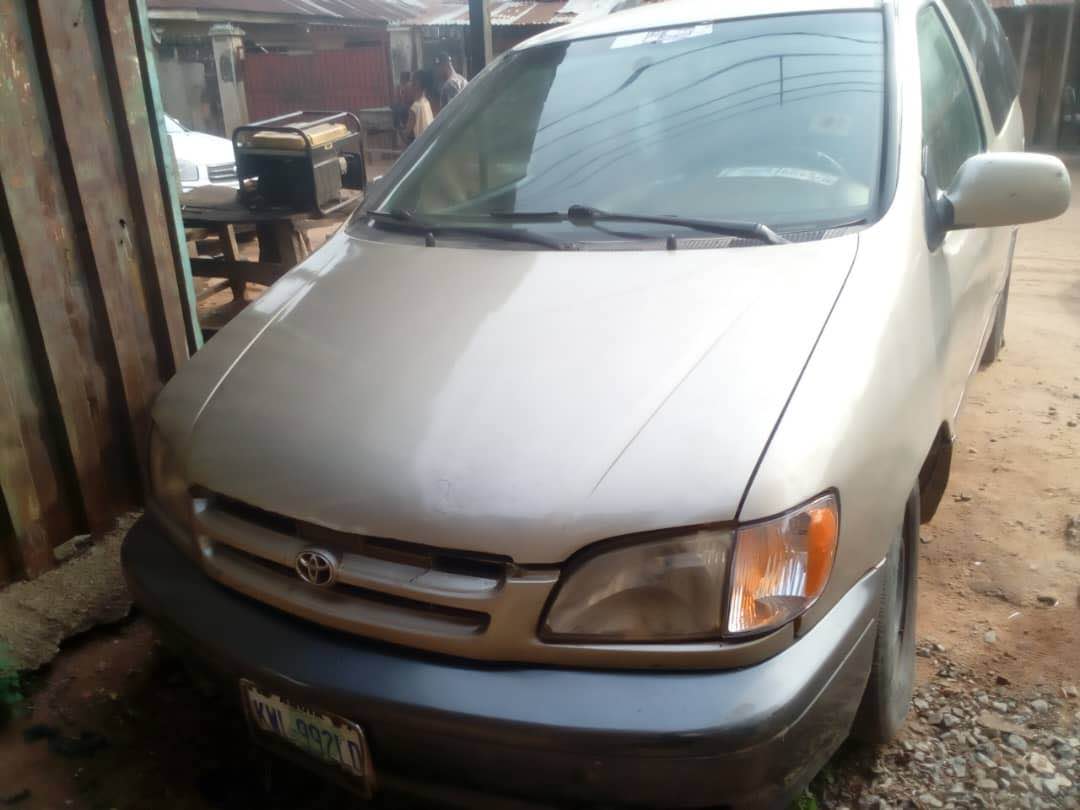 A picture of Toyota Sienna