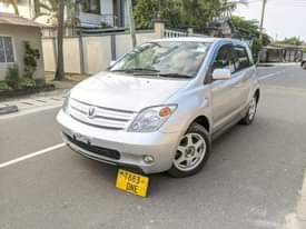 A picture of TOYOTA IST