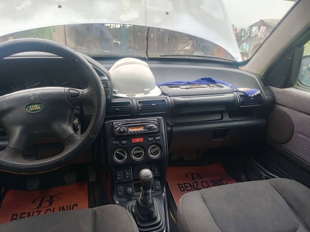 A picture of LandRover Engine and gear AC need attention First body Price