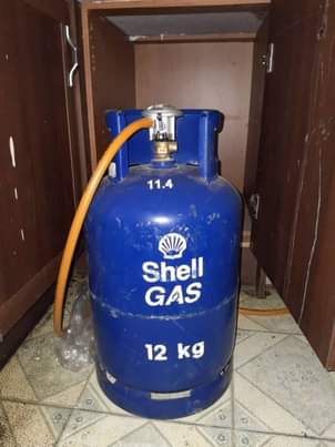A picture of 6kg shell gas fullset call 0702173266