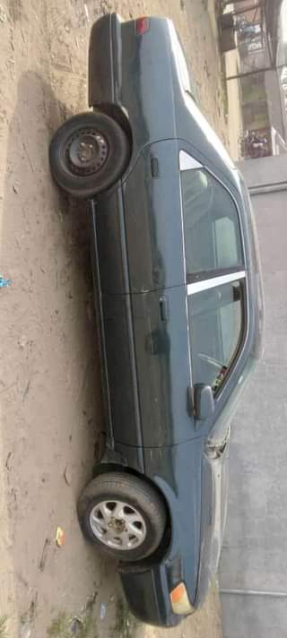 A picture of Toyota Camry droplight