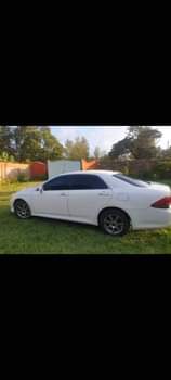A picture of 2010 Toyota Crown White