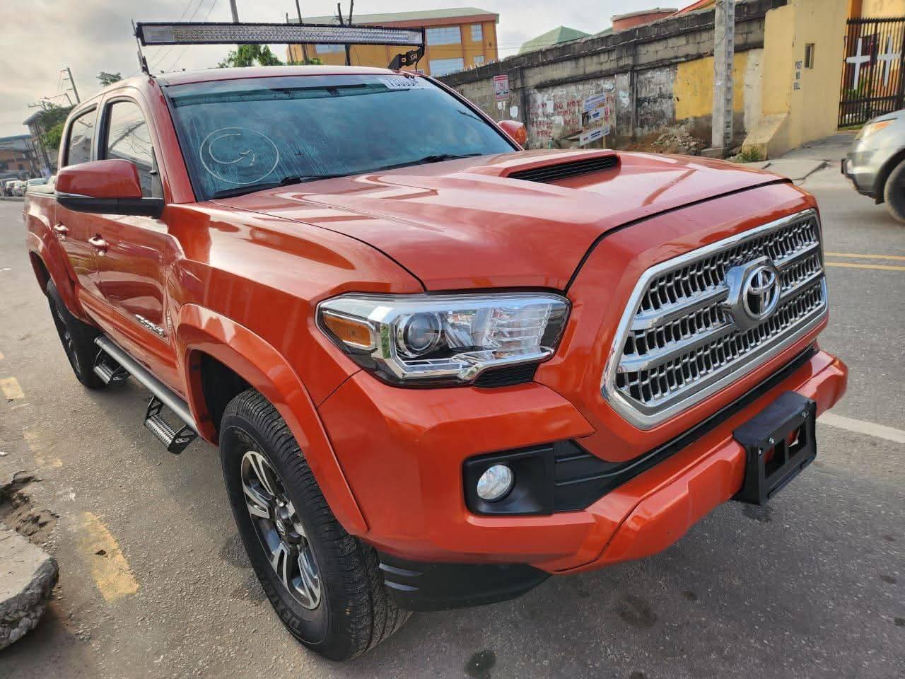 A picture of 2010 Toyota tacoma