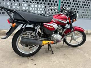 A picture of TVS HLX CC 125
