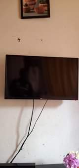 A picture of Sky 32 inches free to air