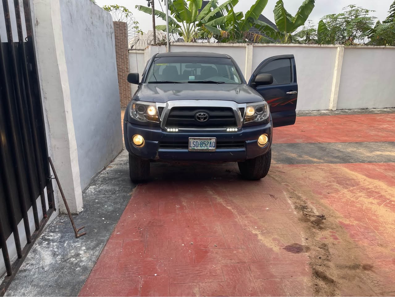 A picture of 06 Toyota Tacoma first body