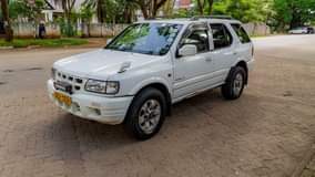 classifieds/cars isuzu