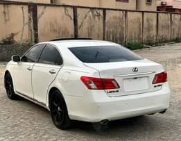 A picture of Lexus ES350