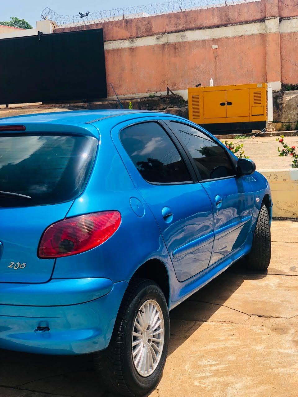 A picture of 2004 Peugeot 206