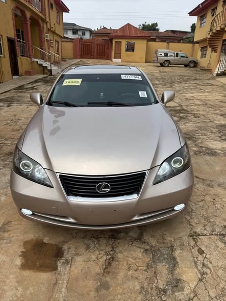 A picture of Lexus ES 350